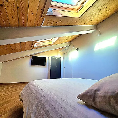 Garibaldi Loft 02 *